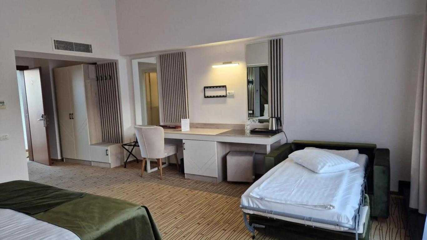 Hotel Wolf 2