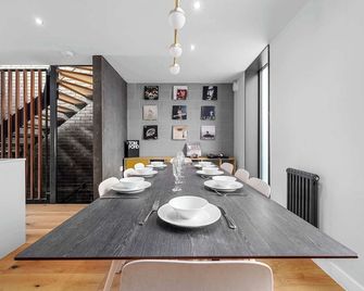 Free Parking - Roof Terrace - Luxury Townhouse - מנצ'סטר - חדר אוכל