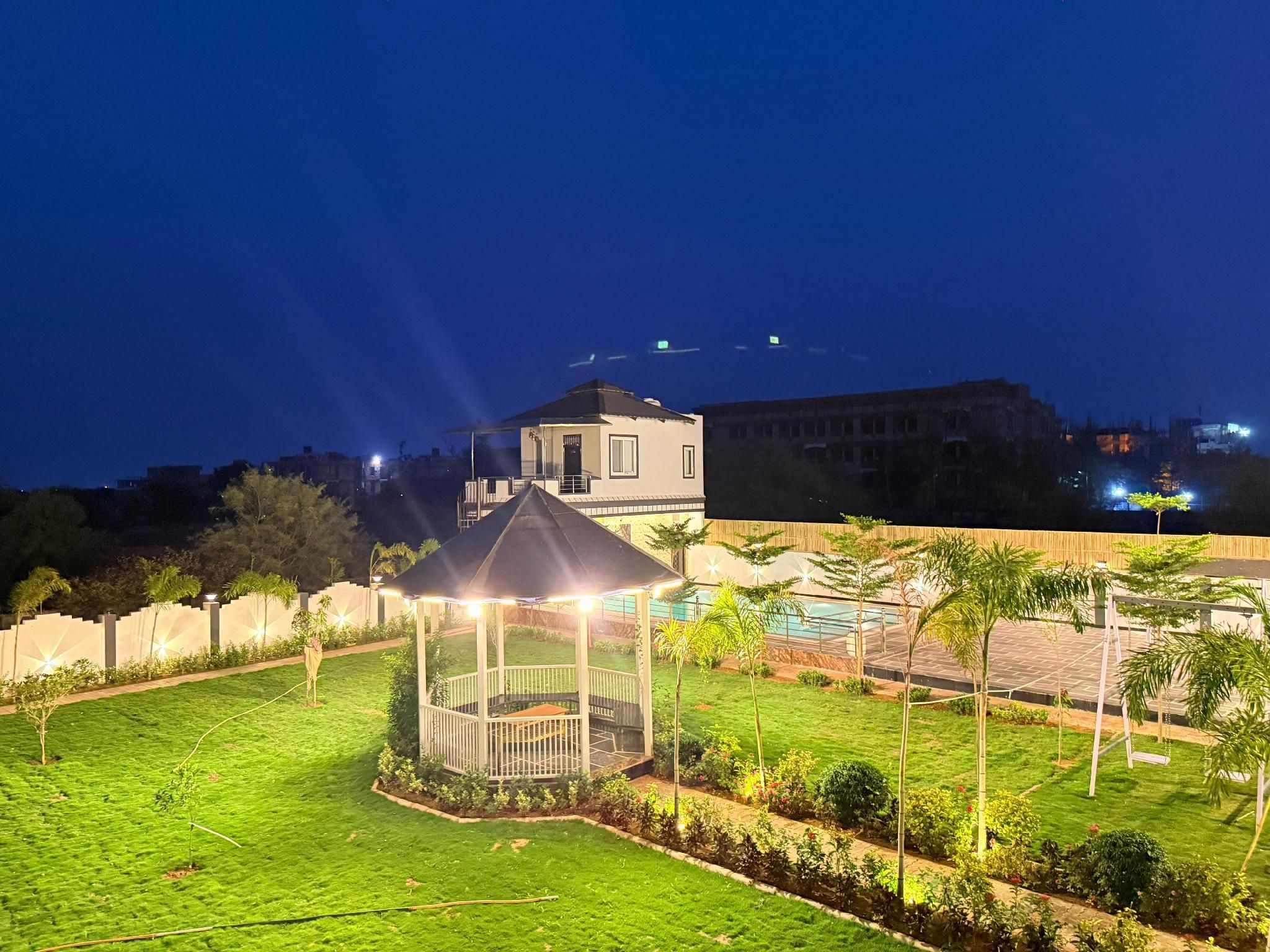 Popli Paradise Resort - ג'איפור - שירותי מקום האירוח