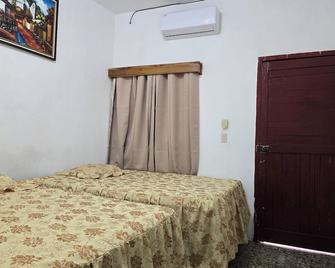 Hotel Villa Aurora - Flores - Спальня