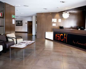 Tach Madrid Airport - Madrid - Front desk