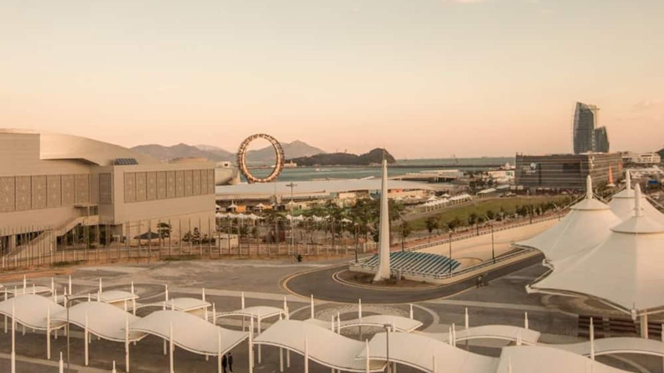 Paulownia Hostel & Guest House