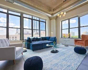McCormick Place Spacious corner 3br/2b with optional parking for up to 10 guests - Chicago - Sala