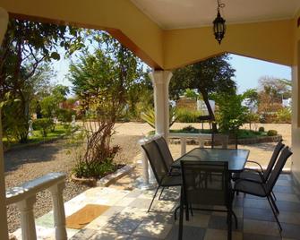 White Rose Lodge - Livingstone - Patio