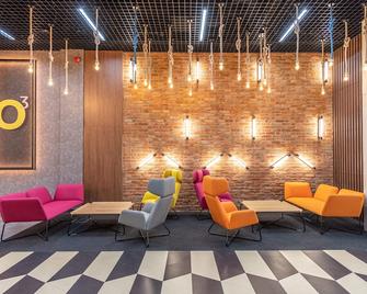 أو تشيه هوتل - وارسو - ردهة