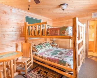 Talkeetna Denali View Lodge and Cabins - Talkeetna - Bedroom