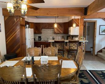 Shady Pines- Cozy Mountain Retreat - Idaho Springs - Dining room