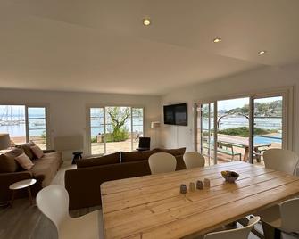 Rent house on the island of Porquerolles with exceptional location 6 sleeps - Hyères