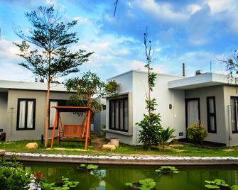 فان نجوين ميني هاوس - فان ثيت - مبنى