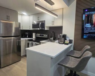 Rhote's Luxury Suite - Saskatoon