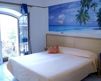 Hotel Stazione - Novara - Bedroom