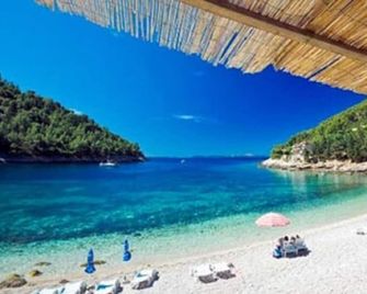 Dragan's Den Hostel - Korčula - Plage