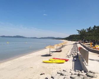 Shinan Holiday Pension - Sinan - Playa