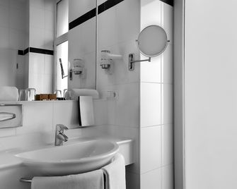 Grand Hotel Downtown - Frankfurt am Main - Bad