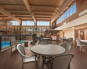 Quality Inn - Chickasha - Басейн