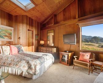 Curtis-Moulton Retreat - The Sea Ranch - Bedroom