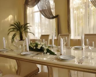 Charushin Hotel - Kirov - Dining room