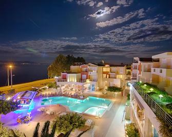 Heliotrope Hotels - Varia - Piscina