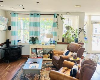 Camden Riverhouse Hotel and Inn - Camden - Sala de estar