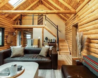 Fawn Hill Cabin: Cozy Log Cabin in Phoenicia - Phoenicia - Sala de estar
