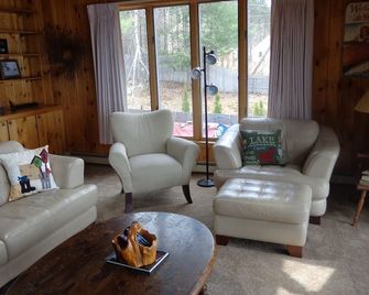 Lake Winnipesaukee Waterfront! Family Friendly, Amazing View, Hottub,kayaks+more - Alton - Soggiorno