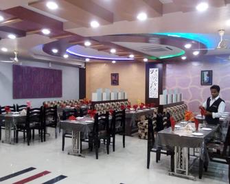 Friends Hotel & Restaurant - Bijainagar - Restaurante