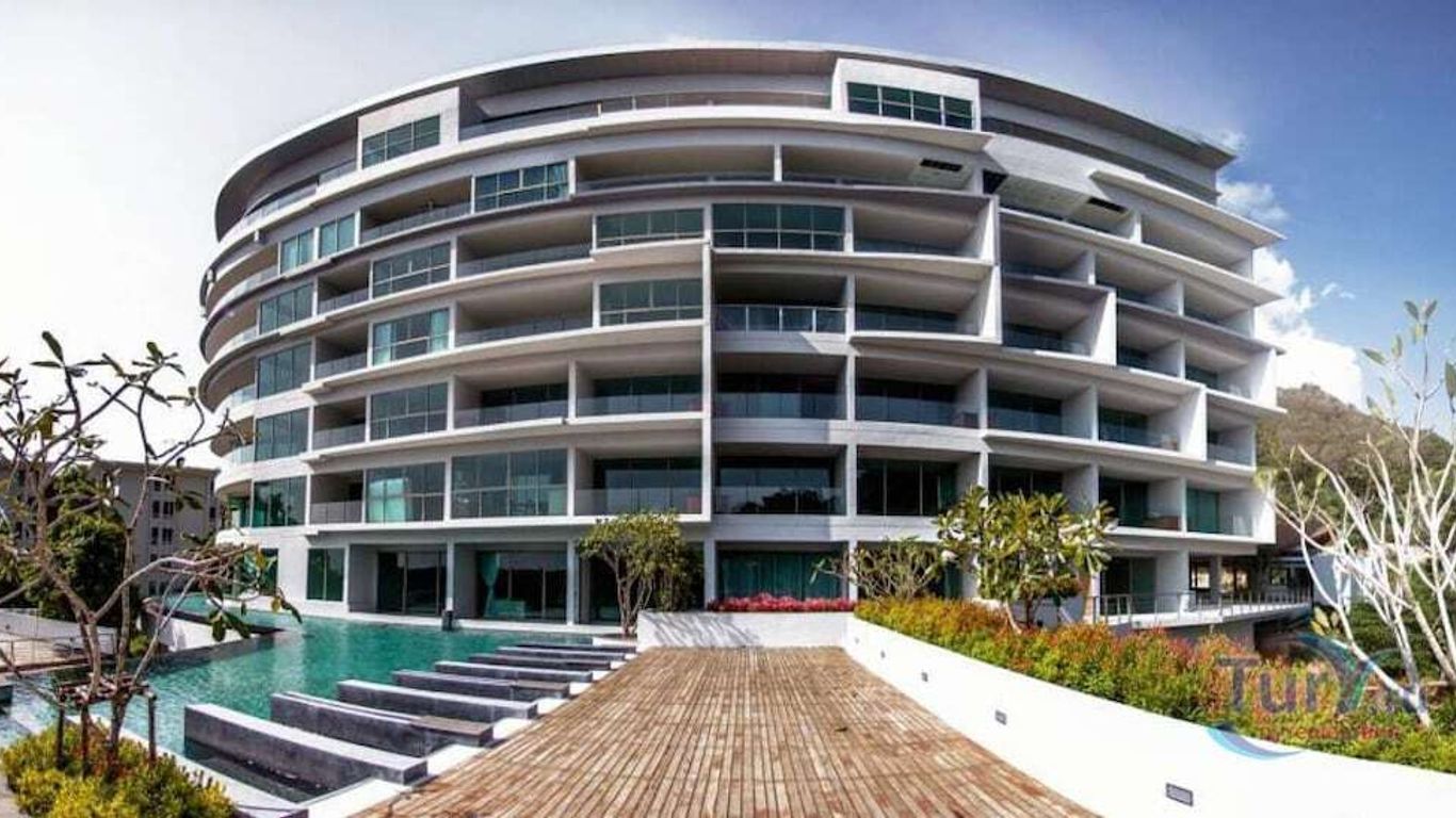 The Ark at Veloche by Lofty