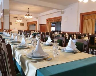 Hotel Mirni Kutak - Оточац - Ресторан