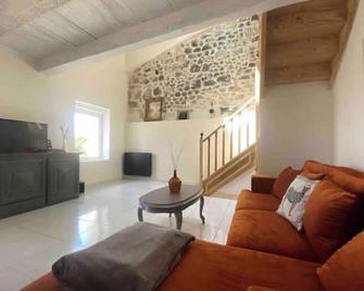 Maison De Charme Au Coeur Des Vignes Et - Gauriac - Sala de estar