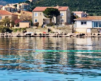 Isula Rossa - L'Île-Rousse - Vista del exterior