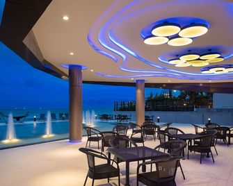 Rodina Beach Hotel - Sattahip - Restaurante