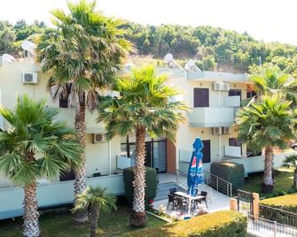 Hotel Jaho - Kavajë - Edificio