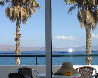Andromeda Hotel Apartments - Kos - Zwembad