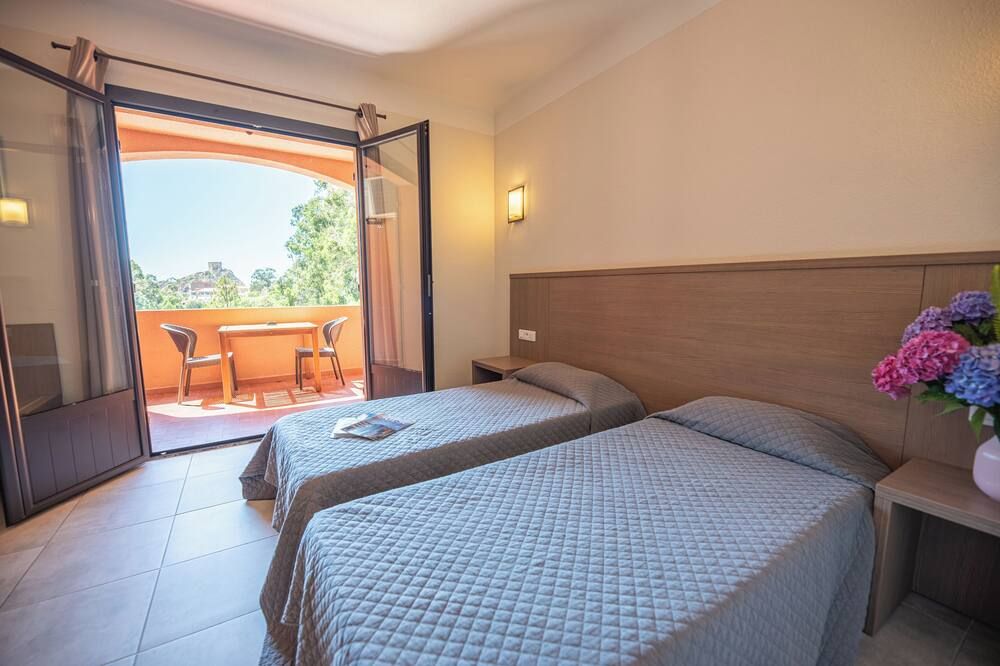 هوتل كورسيكا