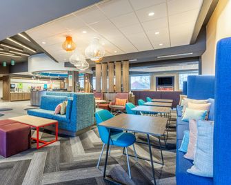 Tru by Hilton Binghamton Vestal - Vestal - Sala de estar