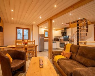 Le Chalet Lovecy - Vue sur les montagnes 4/5 pers - Bernex - Salon