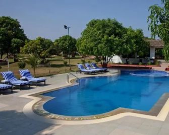Club Mahindra Gir - Sasan Gir - Piscina