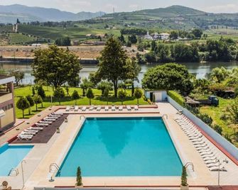 Hotel Columbano - Peso da Régua - Pool
