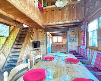 Cozy chalet in village center, near slopes - Notre-Dame-de-Bellecombe - Comedor