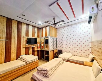 Goroomgo Sangam Palace Guest House Mathura - Mathura - Bedroom