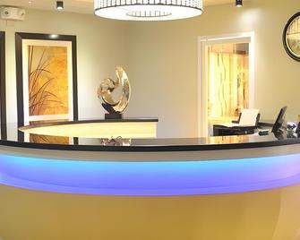 Queen Margarette Hotel - Downtown - Lucena - Recepción