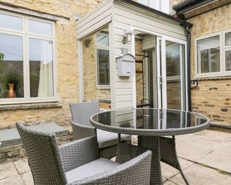 2 Church Street - Chipping Norton - Patio