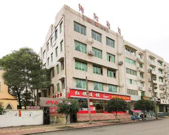 OYO Deyang City Home Xianghe Hotel - Deyang - Building