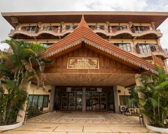 Thavisouk Riverside Hotel - Vang Vieng