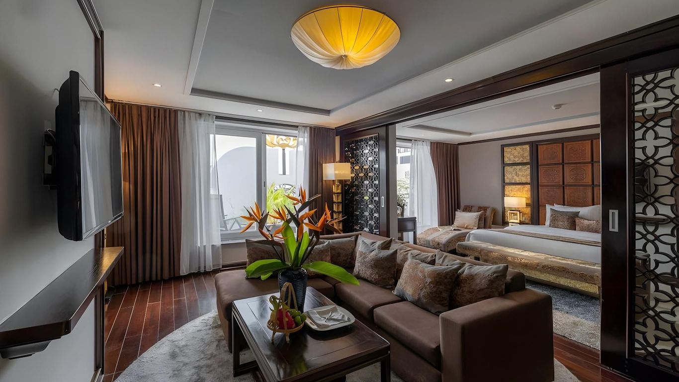 Golden Lotus Luxury Hotel