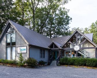 Downtown Cashiers - Walk Everywhere - Cashiers - Building