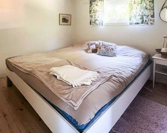 5 Person Holiday Home In Karlskoga - Karlskoga - Bedroom