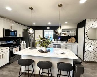 Central Tacoma Homestay -private room- - טאקומה - מטבח