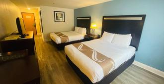 Quality Inn near Mammoth Mountain Ski Resort - Mammoth Lakes - Bedroom