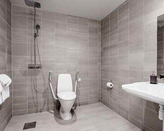 Forenom Hotels & Apartments Arlanda - Arlanda - Salle de bain